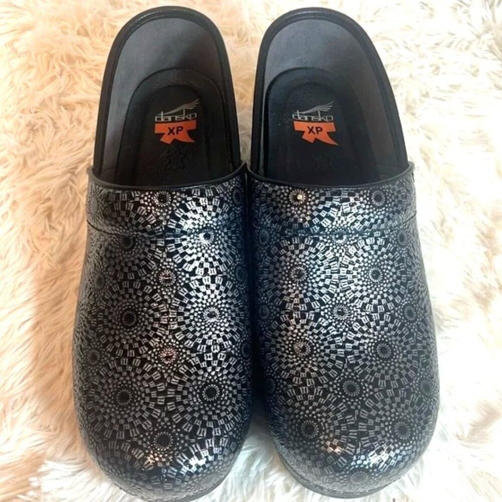Dansko XP professional non-slip metallic silver black clogs EU41=US10.5